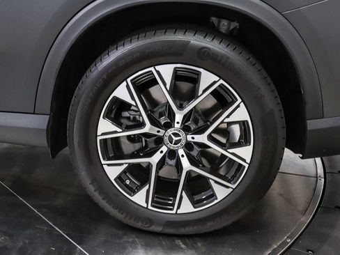 Used 2025 Mercedes-Benz GLC 350e 4MATIC image 10