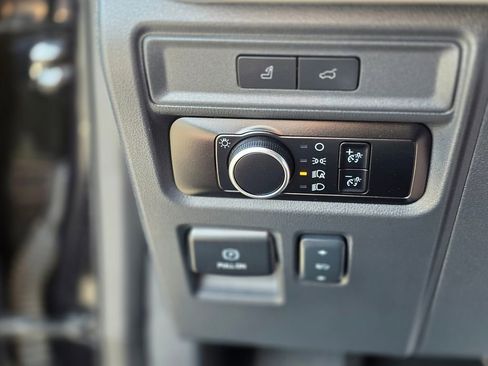 Used 2024 Ford Expedition Max XLT image 37