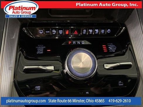 Used 2023 Jeep Grand Wagoneer L Series III w/ Rear Seat Video Group 1 AWD/4WD image 18