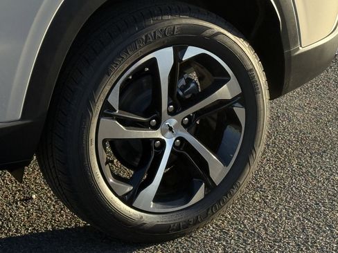 New 2026 Chevrolet Trax RS w/ Sunroof Package image 30