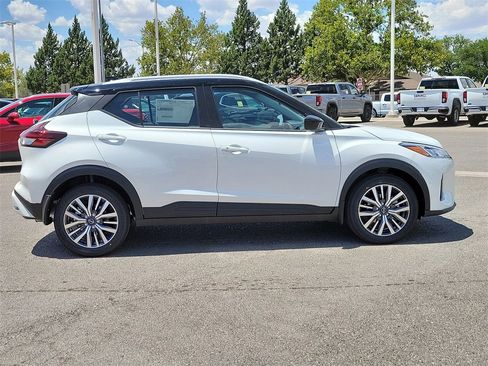 New 2024 Nissan Kicks SV image 12