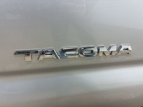 Used 2011 Toyota Tacoma 4x4 Access Cab V6 w/ SR5 Pkg #2 image 12
