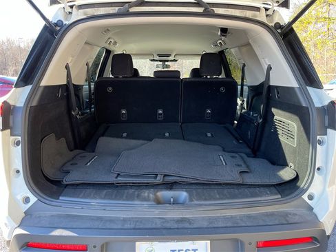 Certified 2024 Nissan Pathfinder SV image 22