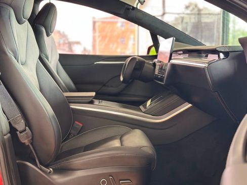 Used 2022 Tesla Model X Plaid image 33