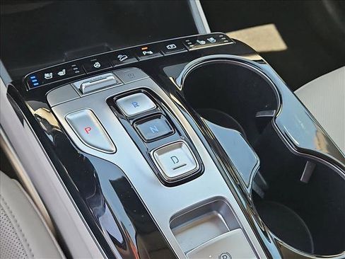 Certified 2024 Hyundai Tucson Limited FWD image 18
