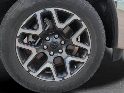 Used 2025 RAM 1500 Laramie AWD/4WD image 33