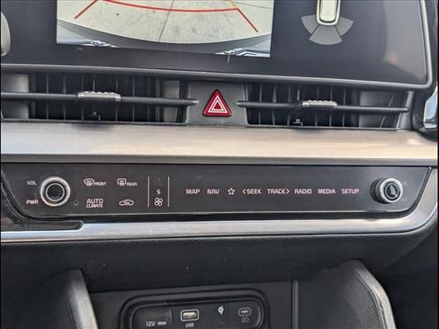 Used 2025 Kia Sportage EX FWD image 15