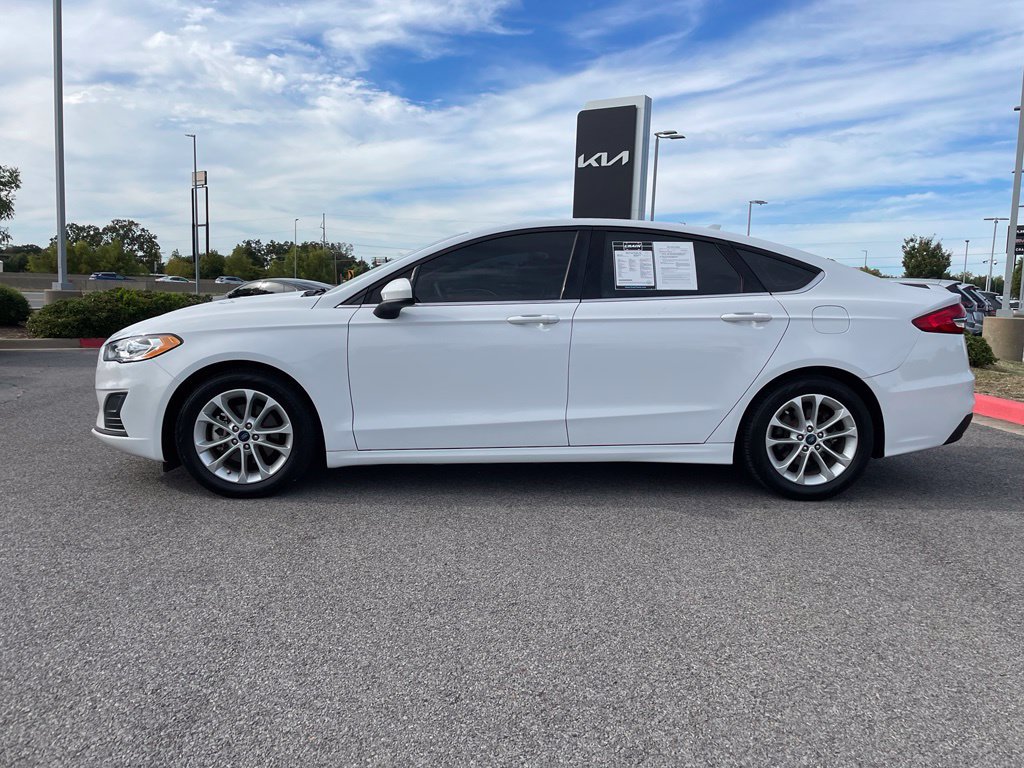 Used 2019 Ford Fusion SE FWD image 4