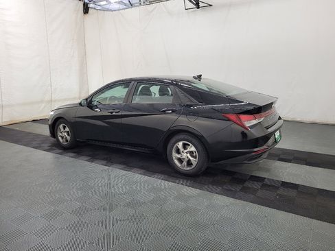 Used 2021 Hyundai Elantra SE FWD image 3