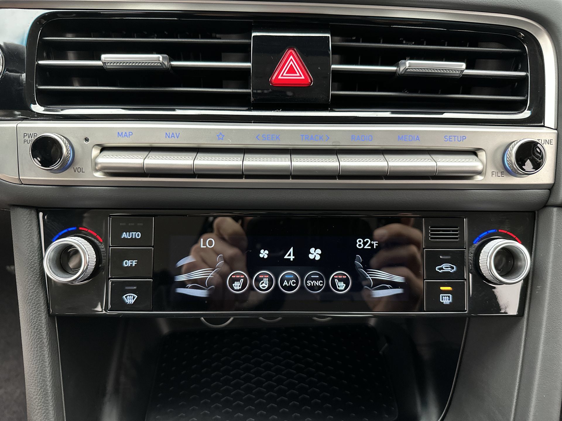 Certified 2026 Genesis G70 2.5T AWD/4WD image 19