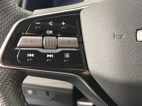 Used 2025 Nissan Ariya AWD image 17