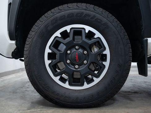 Certified 2024 Toyota Tacoma TRD Off-Road w/ TRD Off Road Premium Package AWD/4WD image 11