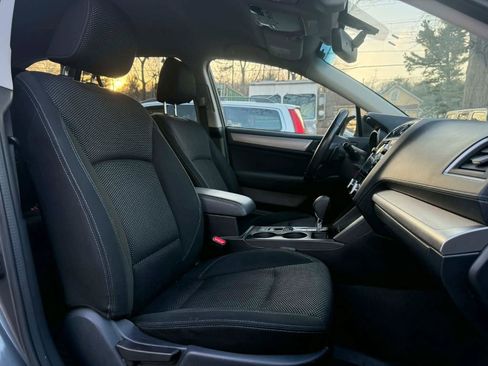 Used 2019 Subaru Outback 2.5i Premium image 10