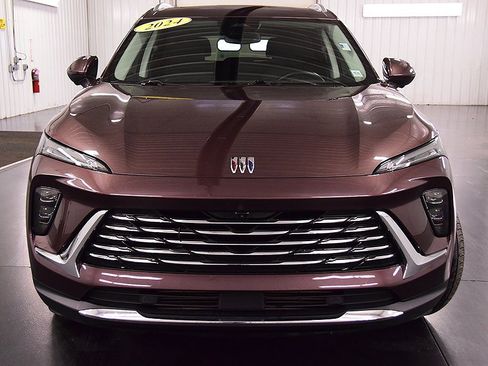 Used 2024 Buick Envision Preferred image 2