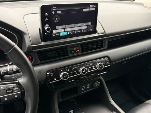 Used 2025 Honda Pilot EX-L image 18
