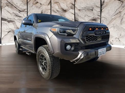 Used 2019 Toyota Tacoma SR5 image 2
