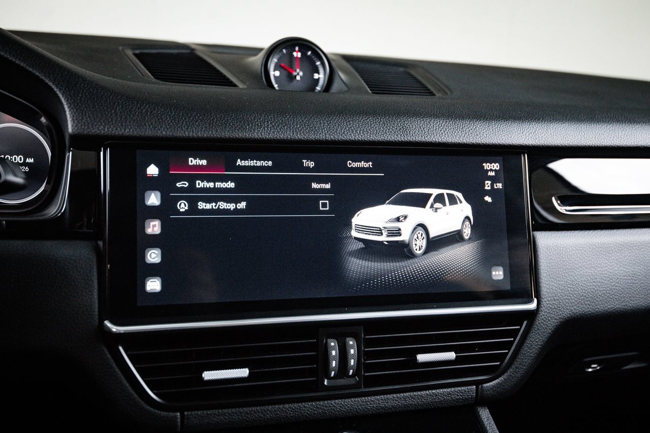 Certified 2023 Porsche Cayenne AWD/4WD image 18