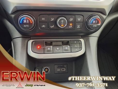 Used 2022 GMC Acadia SLT w/ Technology Package image 25