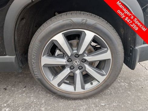 Used 2025 Honda Pilot Elite image 24