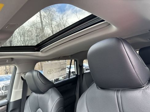 New 2026 Toyota Highlander Limited image 35
