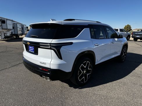 Used 2026 Chevrolet Traverse High Country FWD image 4