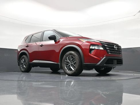 Used 2026 Nissan Rogue S FWD image 19