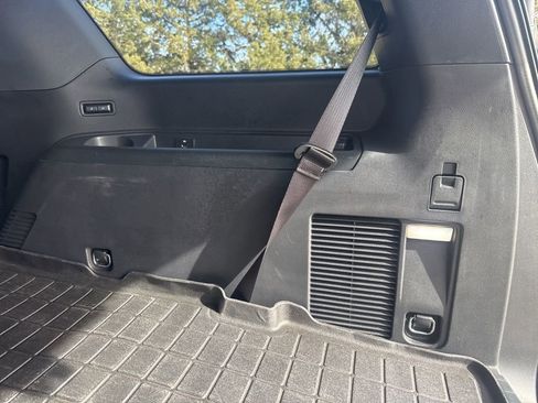 Used 2023 Ford Expedition Platinum image 39