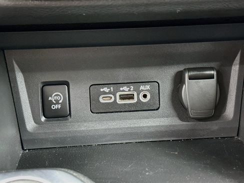 Used 2025 Nissan Sentra SR FWD image 25