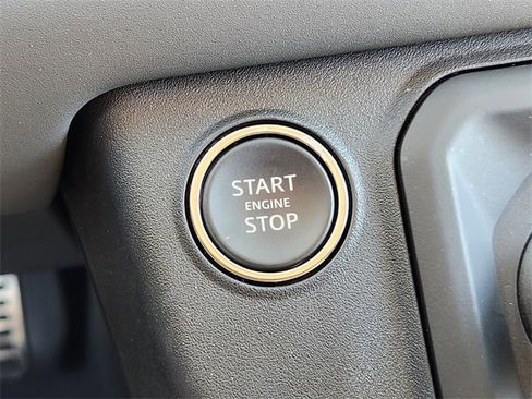 Used 2025 Land Rover Defender 130 X image 19