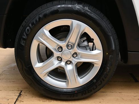 Used 2023 Jeep Compass Sport AWD/4WD image 13