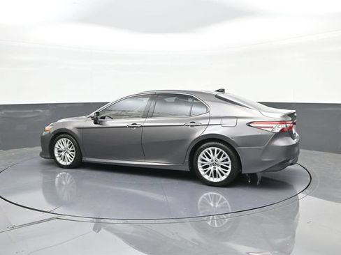 Used 2019 Toyota Camry XLE FWD image 5