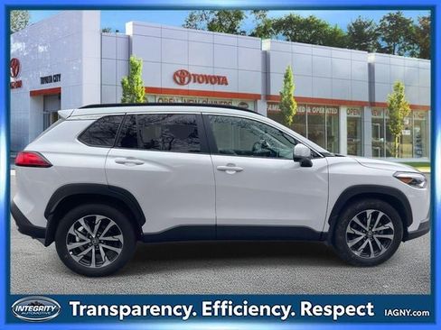Certified 2024 Toyota Corolla Cross XLE w/ Convenience Package image 5