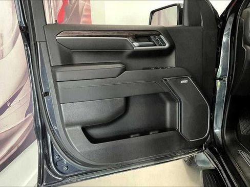 Used 2022 Chevrolet Silverado 1500 LTZ w/ LTZ Convenience Package II AWD/4WD image 23