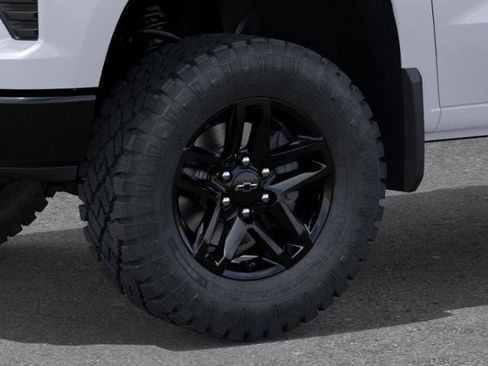 New 2026 Chevrolet Silverado 1500 Custom Trail Boss w/ LPO, Dark Essentials Package AWD/4WD image 9