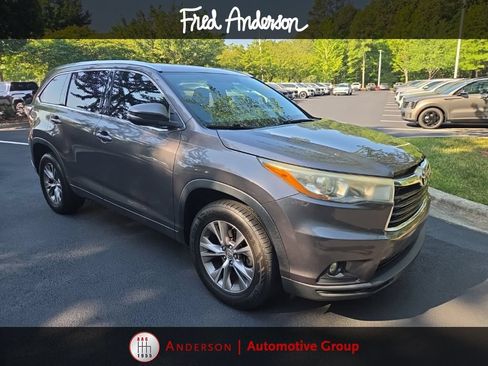 Used 2015 Toyota Highlander XLE FWD image 13