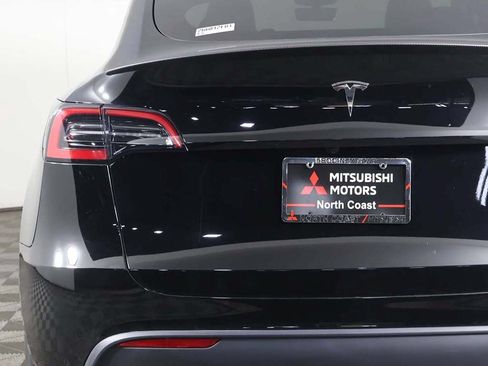 Used 2024 Tesla Model Y Performance AWD/4WD image 17