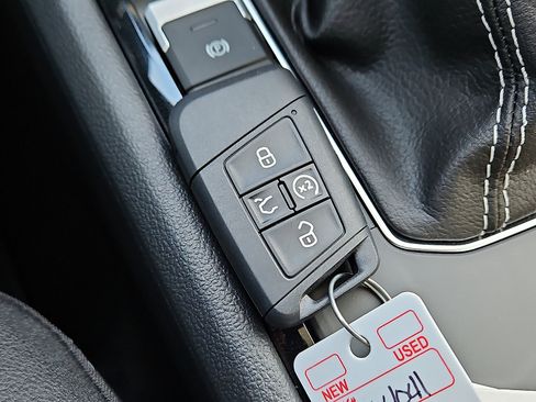 New 2026 Volkswagen Taos SE image 20