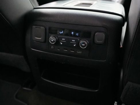 Used 2018 GMC Yukon Denali w/ Denali Ultimate Package image 25