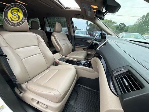 Used 2016 Honda Pilot Touring image 16