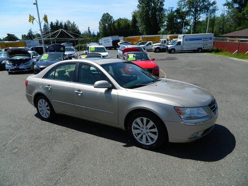 Used 2009 Hyundai Sonata Limited FWD image 2