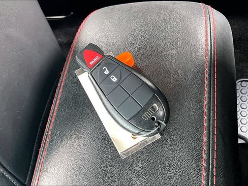 Used 2017 Jeep Cherokee Trailhawk AWD/4WD image 11