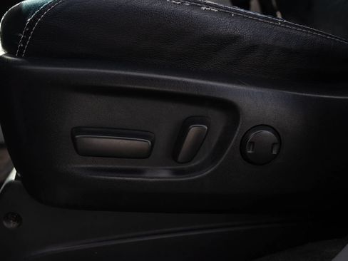 Used 2014 Toyota Sienna SE FWD image 37
