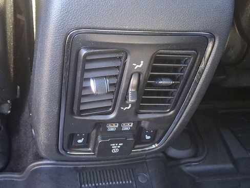 Used 2019 Jeep Grand Cherokee Overland image 12