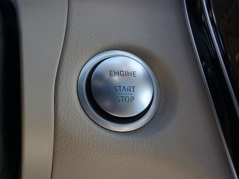 Used 2019 Mercedes-Benz GLC 300 image 32