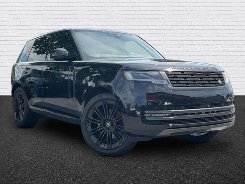 Used 2025 Land Rover Range Rover SE AWD/4WD image 3