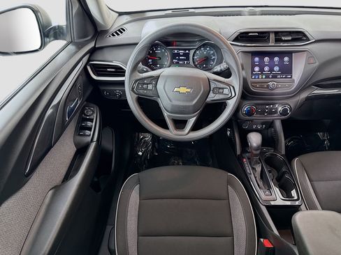 Used 2023 Chevrolet TrailBlazer LS FWD image 24