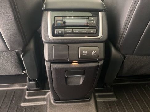 Used 2022 Subaru Ascent Limited w/ Technology Package image 15