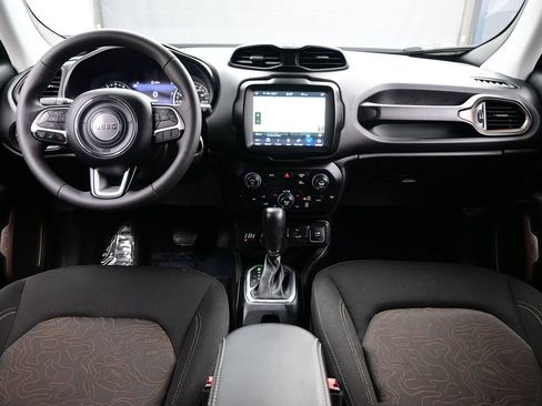 Used 2023 Jeep Renegade Latitude AWD/4WD image 18