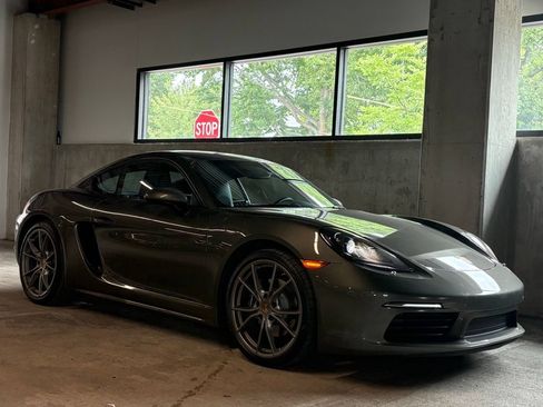 Used 2021 Porsche 718 Cayman RWD image 13