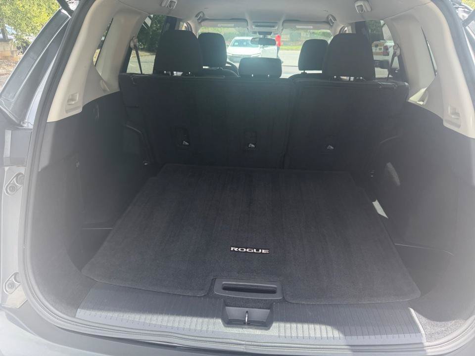 Certified 2022 Nissan Rogue SV FWD image 19